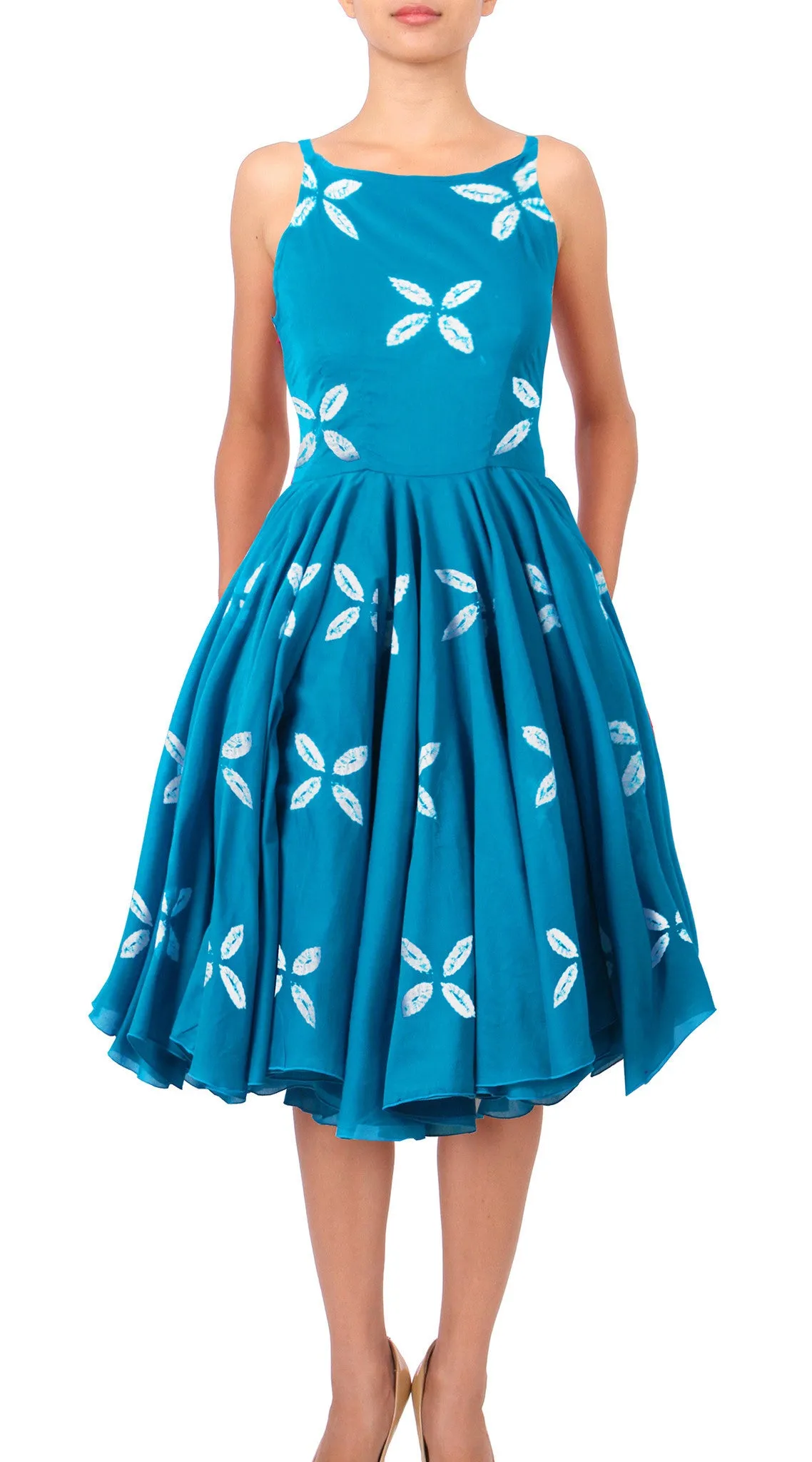 Aster Dress Boat Neck Sleeveless Cotton Musola (Cross Lips)