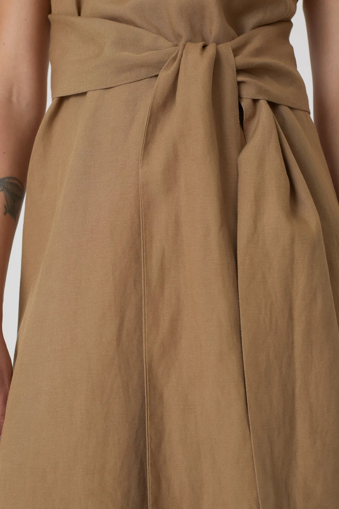 CLOSED WOMENS WAISTED DRESS WITH BELT - NUTMEG