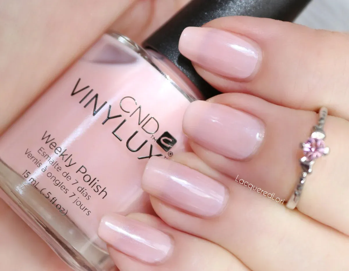 CND VINYLUX - #132 Negligee