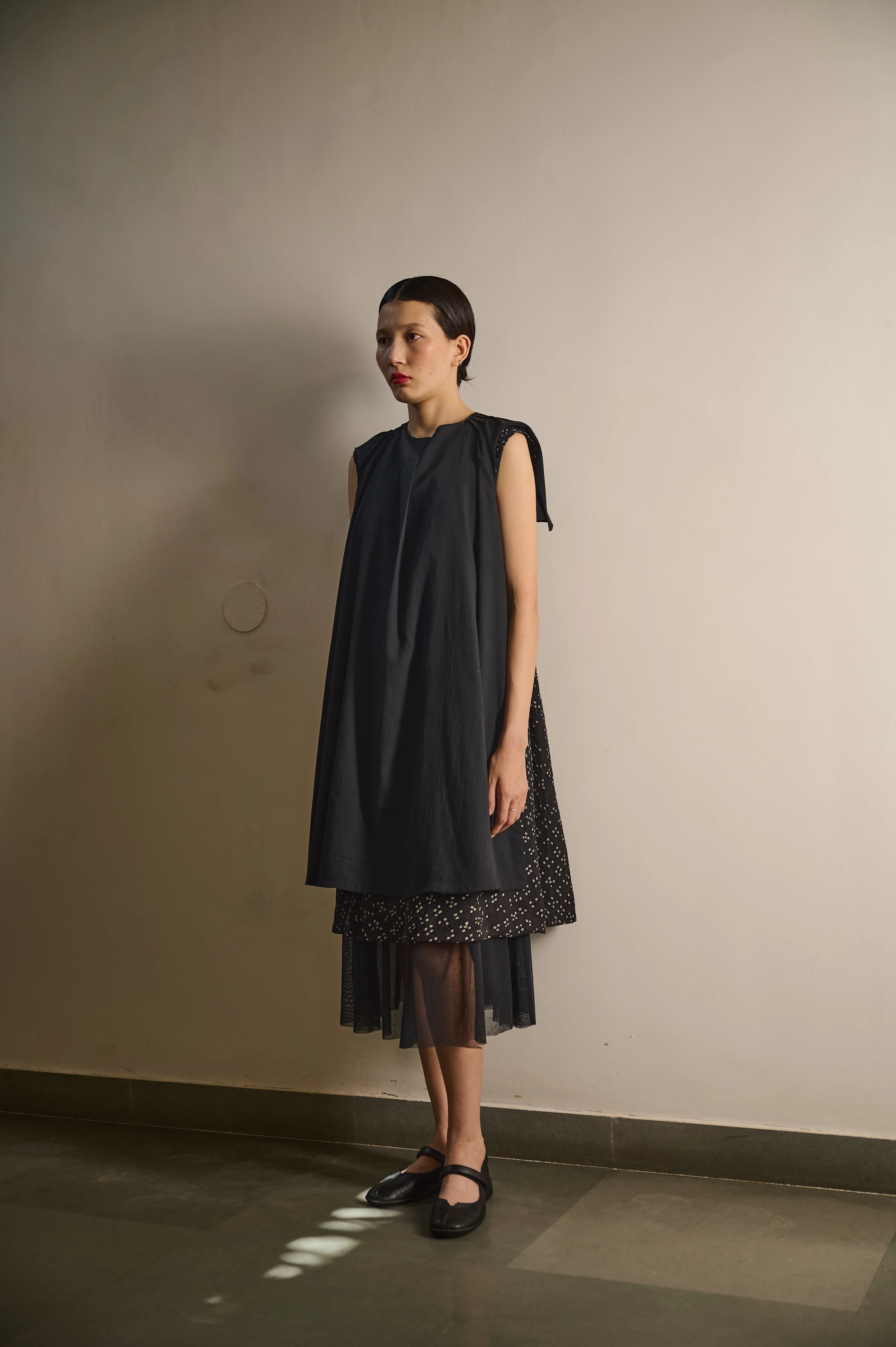 SLEEVELESS MULTI LAYERED DRESS